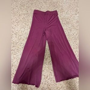 Contemporary flowy cropped pants